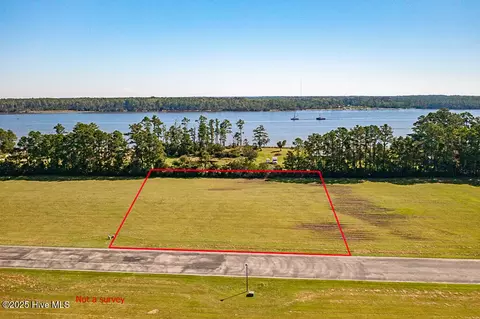 107 Waterway Dr, Havelock, NC 28532