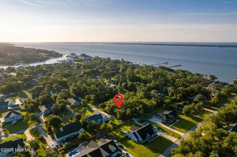 209 Coventry Rd, Morehead City, NC 28557