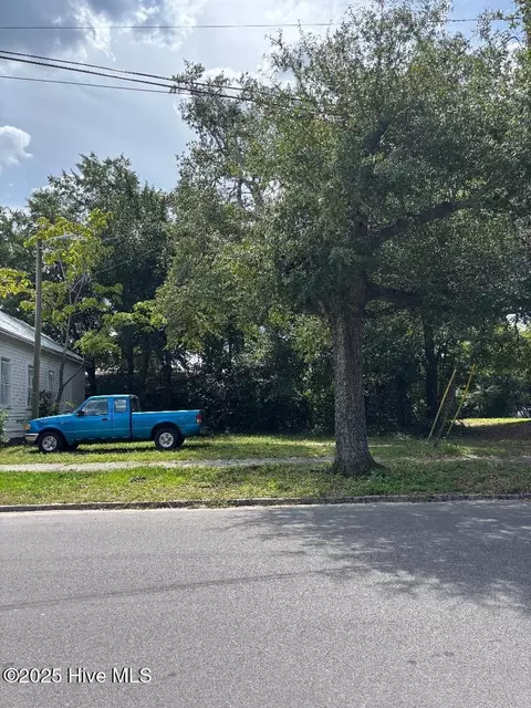 214 Marstellar St, Wilmington, NC 28401