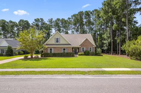 330 Crown Pointe Dr, Hampstead, NC 28443