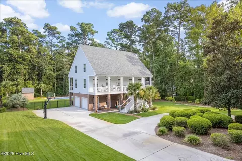 6111 Leeward Ln, Wilmington, NC 28409