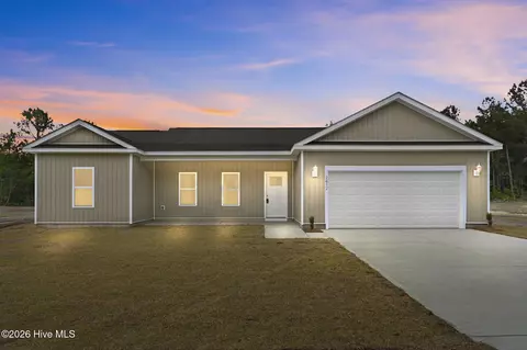 2612 Fountaintown Rd, Chinquapin, NC 28521