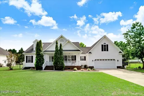 102 Topaz Ct, Goldsboro, NC 27530