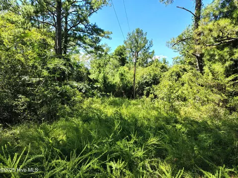 498 Poyners Rd, Moyock, NC 27958