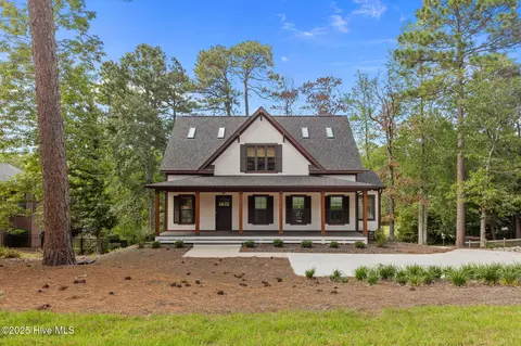 135 Lake Forest Dr SW, Pinehurst, NC 28374