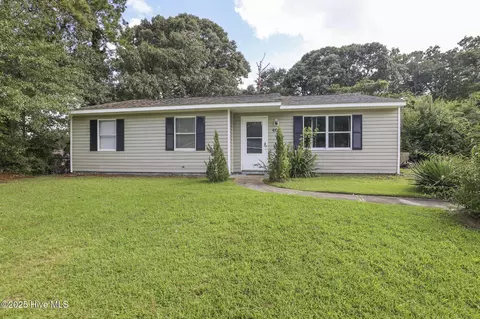 408 Sterling Rd, Jacksonville, NC 28546
