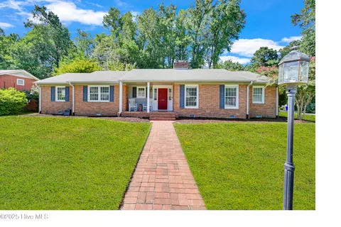1748 Beaumont Dr, Greenville, NC 27858