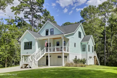 Exterior - 118 Canvasback Pt, Hampstead, NC 28443 photo 1 of 11