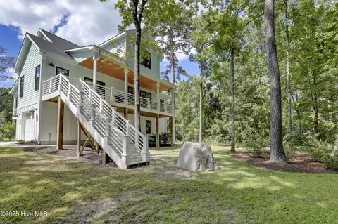 Exterior - 118 Canvasback Pt, Hampstead, NC 28443 photo 5 of 11