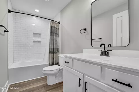 Bath - 118 Canvasback Pt, Hampstead, NC 28443 photo 6 of 6