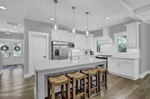 Kitchen - 118 Canvasback Pt, Hampstead, NC 28443 photo 2 of 5