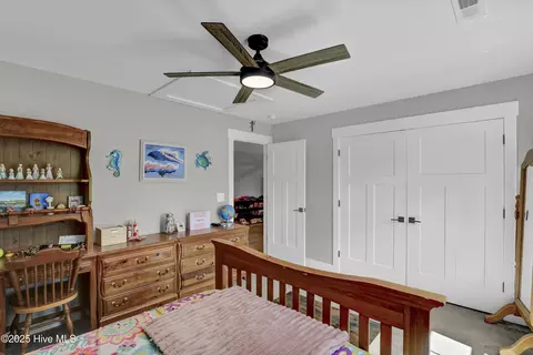 Bedroom - 118 Canvasback Pt, Hampstead, NC 28443 photo 5 of 9