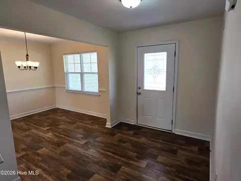Entry Way - 123 Sonia Dr, Hubert, NC 28539 photo 4 of 9