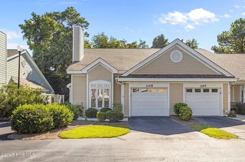 105 Jasmine Ct, Morehead City, NC 28557