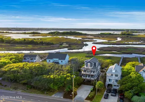 1007 N New River Dr, Surf City, NC 28445