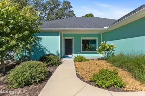 217 Sellers St, Oak Island, NC 28465