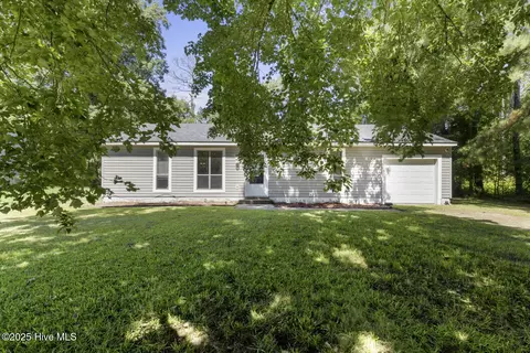 209 Grants Creek Rd, Jacksonville, NC 28546