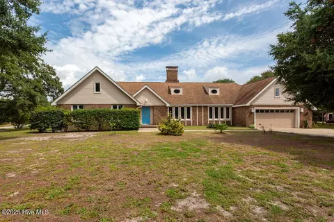 345 Island Rd, Harkers Island, NC 28531