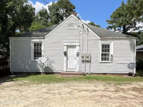 1410 W Thomas St, Rocky Mount, NC 27804