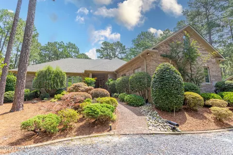 22 Airdrie Ct, Pinehurst, NC 28374 photo 4