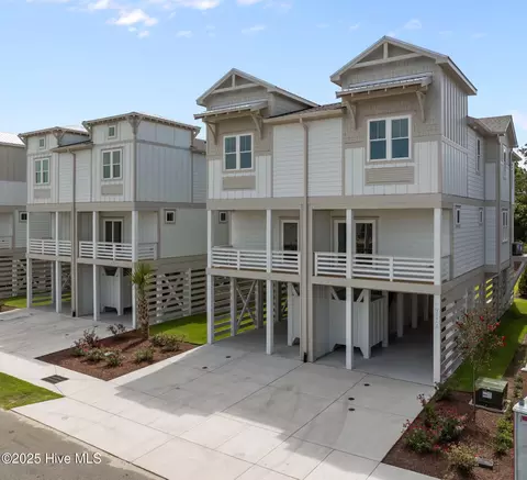 211 Spartanburg Ave #2, Carolina Beach, NC 28428