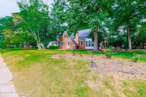 Exterior - 513 E Main St, Wallace, NC 28466 photo 10 of 11