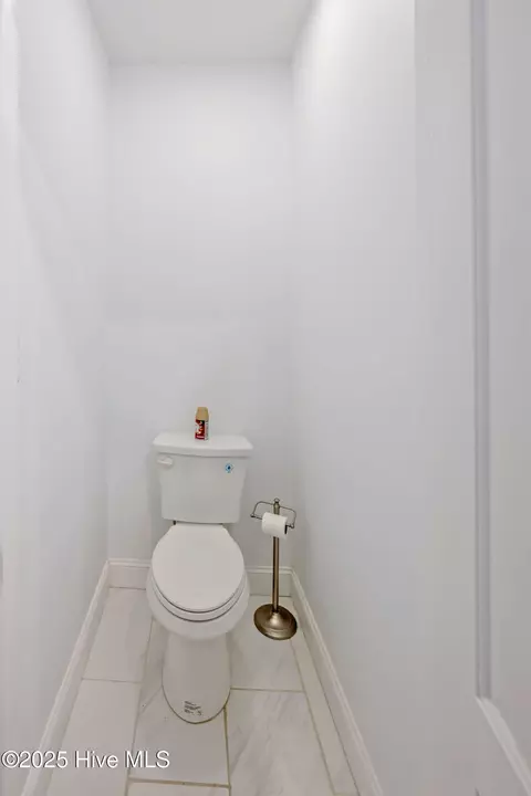 Bath - 513 E Main St, Wallace, NC 28466 photo 6 of 7