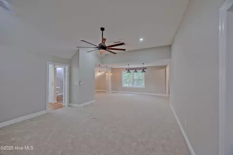 Living - 513 E Main St, Wallace, NC 28466 photo 5 of 5