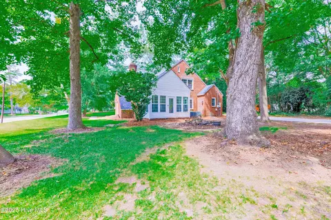 Exterior - 513 E Main St, Wallace, NC 28466 photo 3 of 11