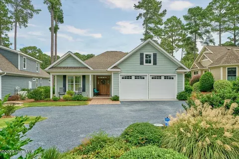 172 Champions Ridge Dr, Southern Pines, NC 28387
