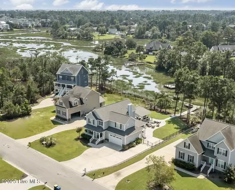 2411 Marsh Tern Ln, Morehead City, NC 28557