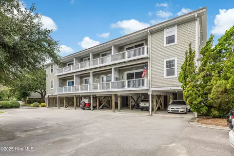 608 W Brown St #C, Southport, NC 28461