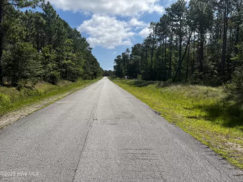 139 W Boiling Spring Rd, Boiling Spring Lakes, NC 28461
