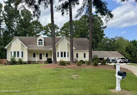 5007 Greenbrier Ln N, Wilson, NC 27896