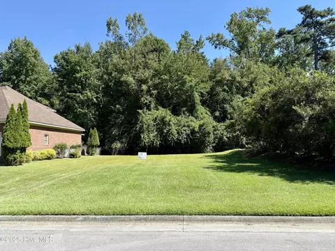 1300 Albury Ct, New Bern, NC 28562