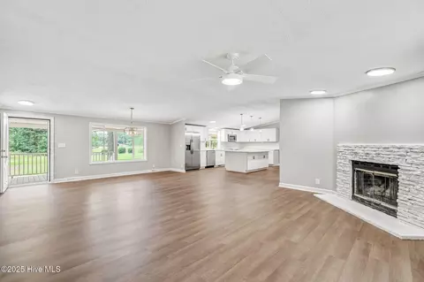 Living - 3035 E Darden Rd, Faison, NC 28341 photo 2 of 5