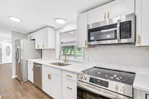 Kitchen - 3035 E Darden Rd, Faison, NC 28341 photo 2 of 3