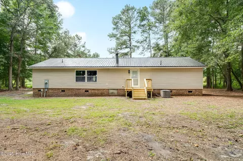 Exterior - 3035 E Darden Rd, Faison, NC 28341 photo 4 of 4