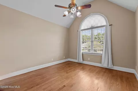 Bedroom - 9177 Fox Run Rd, Bailey, NC 27807 photo 3 of 8