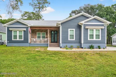 1748 Sandalwood Dr SW, Ocean Isle Beach, NC 28469