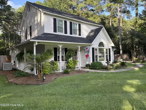 212 Seven Seas Dr, Havelock, NC 28532