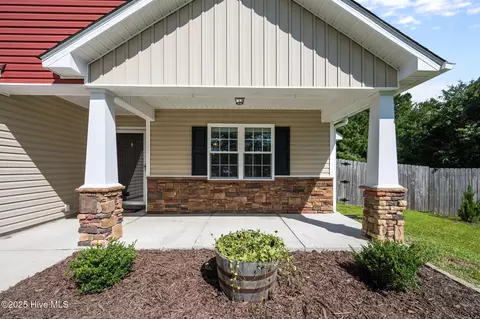 331 First Post Rd, Jacksonville, NC 28546 photo 5
