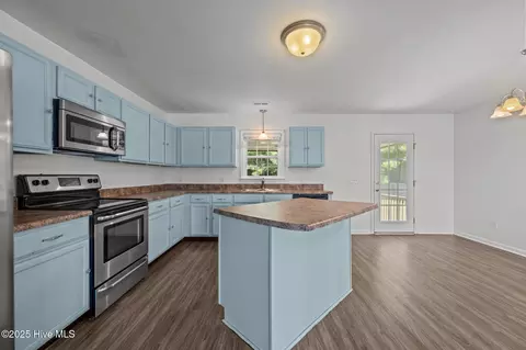 331 First Post Rd, Jacksonville, NC 28546 photo 17