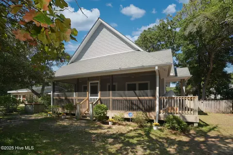 109 SE 79th St, Oak Island, NC 28465