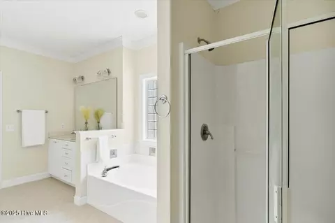 Bath - 995 Monticello Dr, Pinehurst, NC 28374 photo 4 of 9
