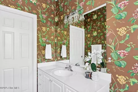 Bath - 995 Monticello Dr, Pinehurst, NC 28374 photo 6 of 9