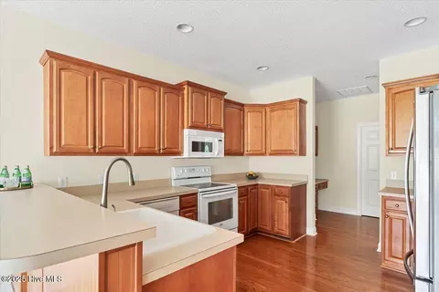 Kitchen - 995 Monticello Dr, Pinehurst, NC 28374 photo 6 of 10