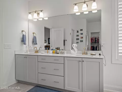Bath - 233 Coastline Cir, Cedar Point, NC 28584 photo 2 of 3