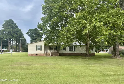 202 Maple St, Woodland, NC 27897