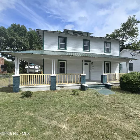 922 Elm St, New Bern, NC 28560
